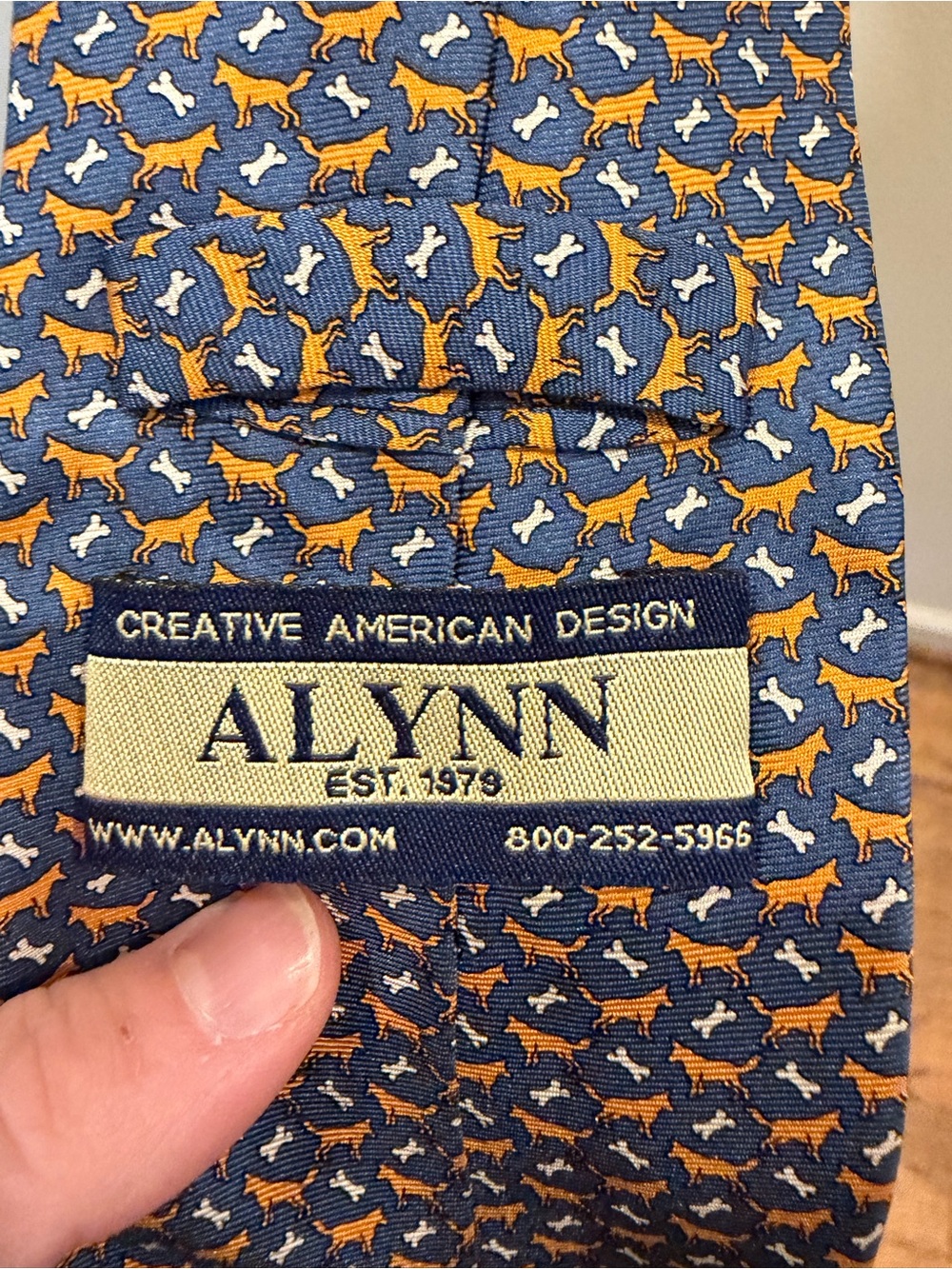 ALYNN Men's Blue Tie with Orange Dog‎ & White Bone Pattern